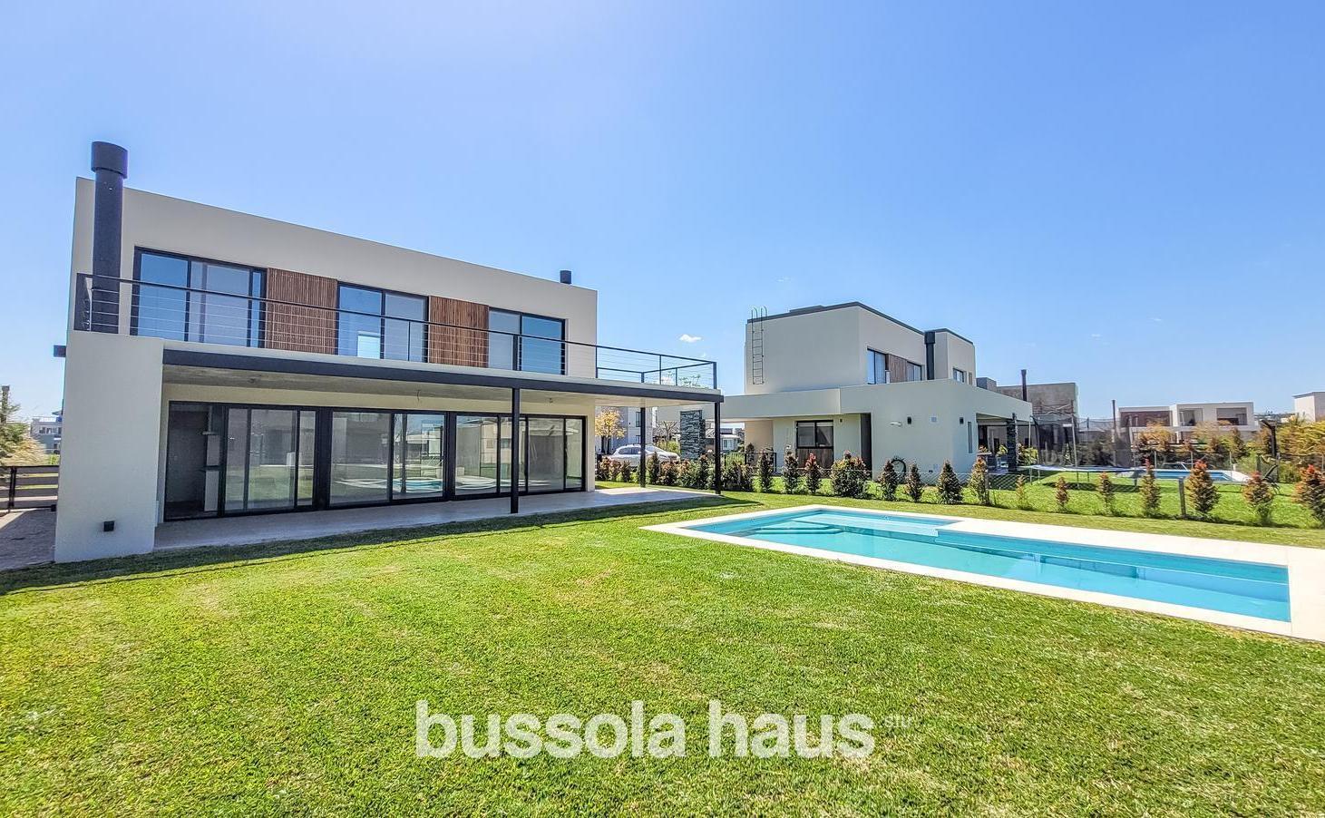 Foto de Casa en venta 6 ambientes con pileta barrio Vistas Puertos Escobar, imagen 2