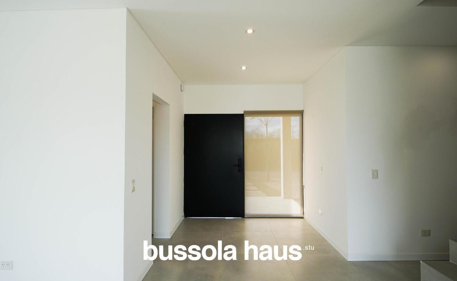 Foto de Casa en venta de 6 ambientes con pileta en Riberas Puertos Escobar, imagen 2