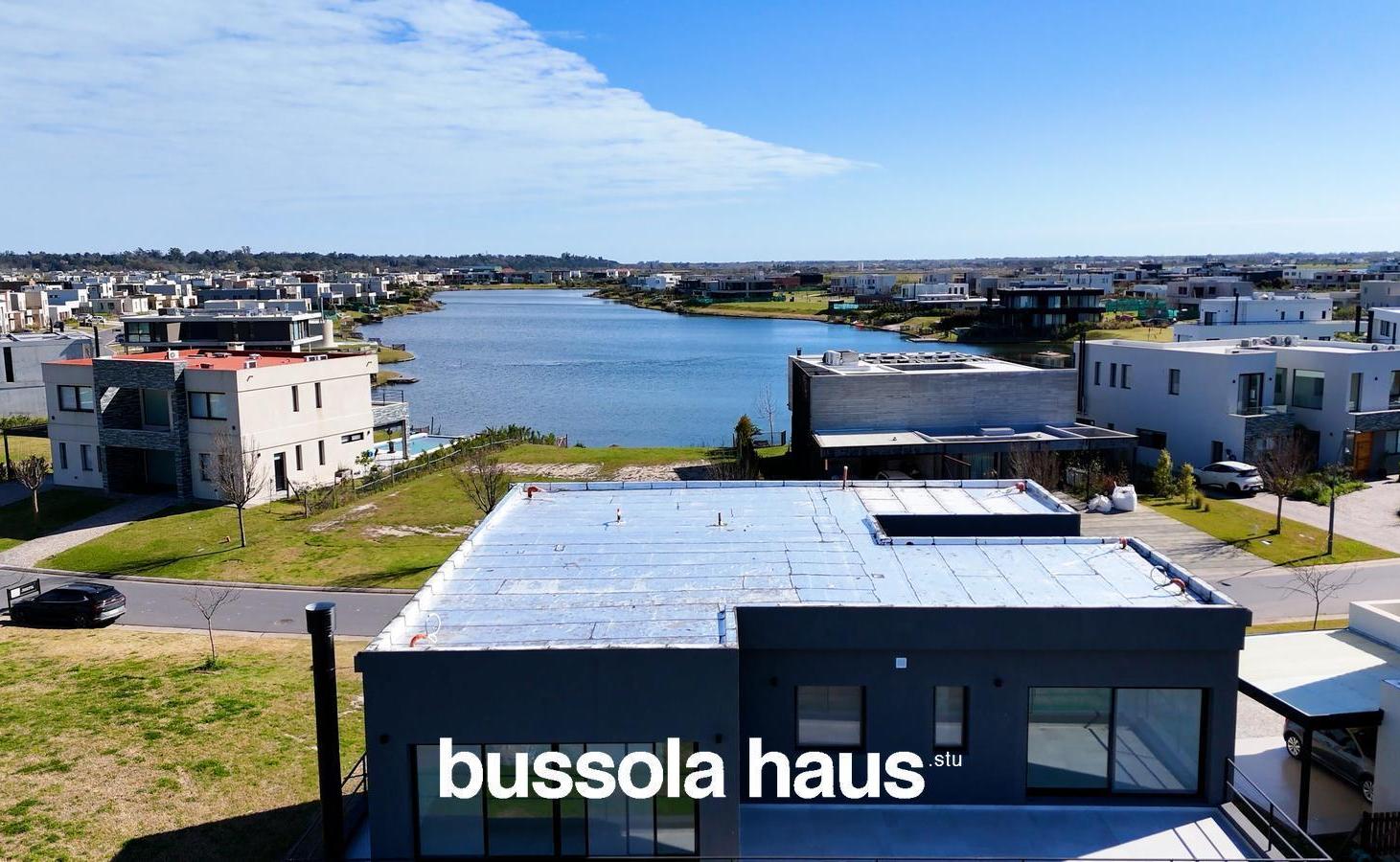 Foto de Casa en venta de 7 ambientes con amplios espacios en Riberas Puertos, imagen 3