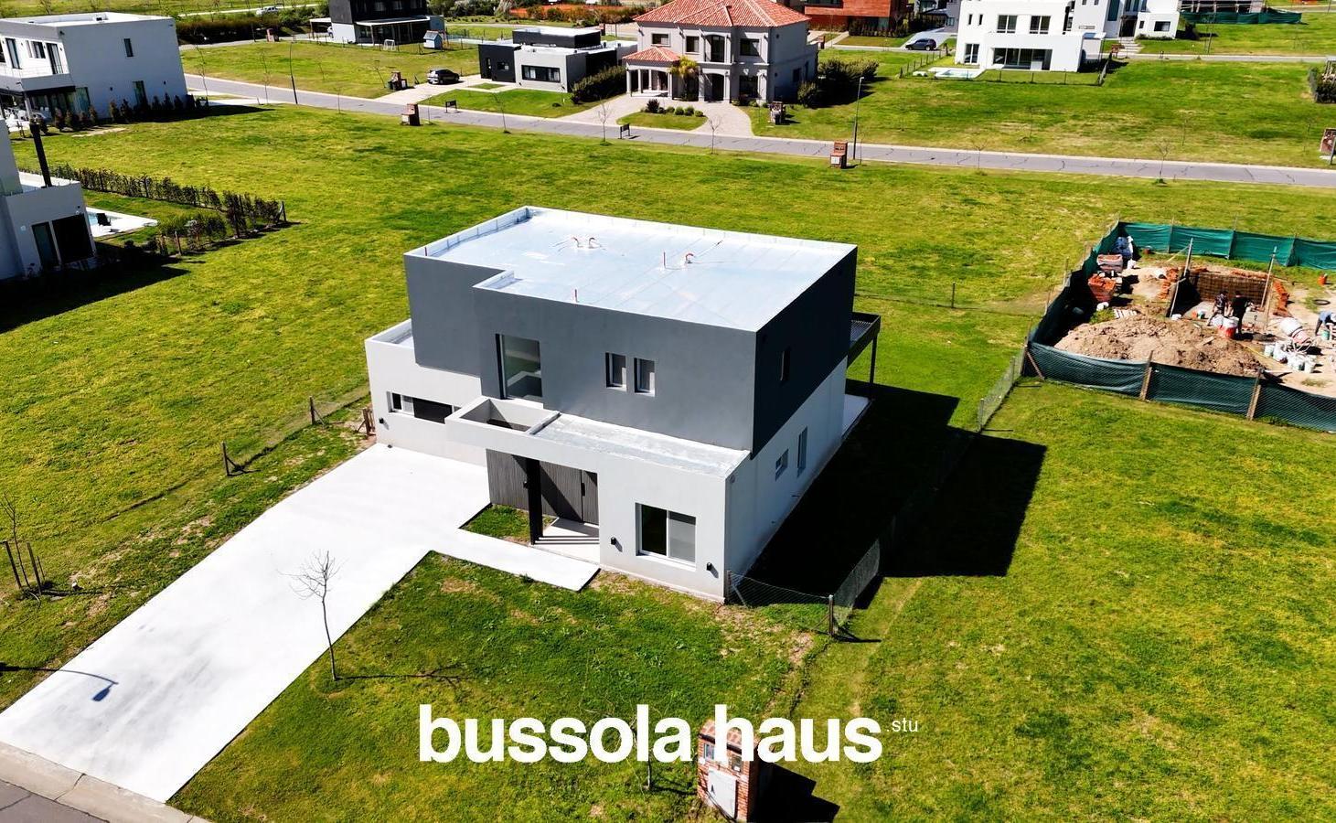 Foto de Casa en venta de 5 ambientes en Riberas Puertos Escobar, imagen 3