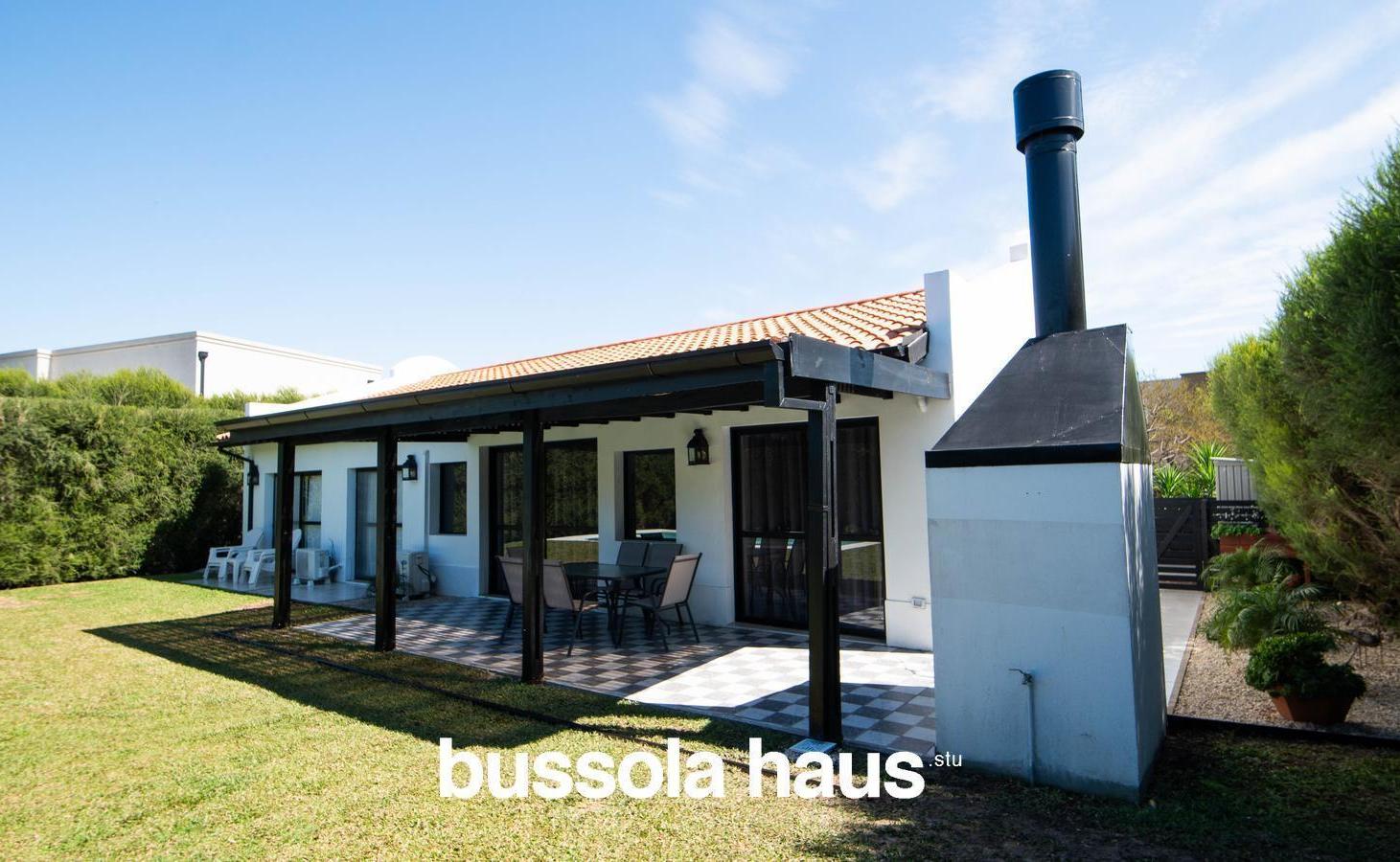 Foto de Casa en venta de 5 ambientes en una planta con pileta en Cantón Escobar, imagen 5