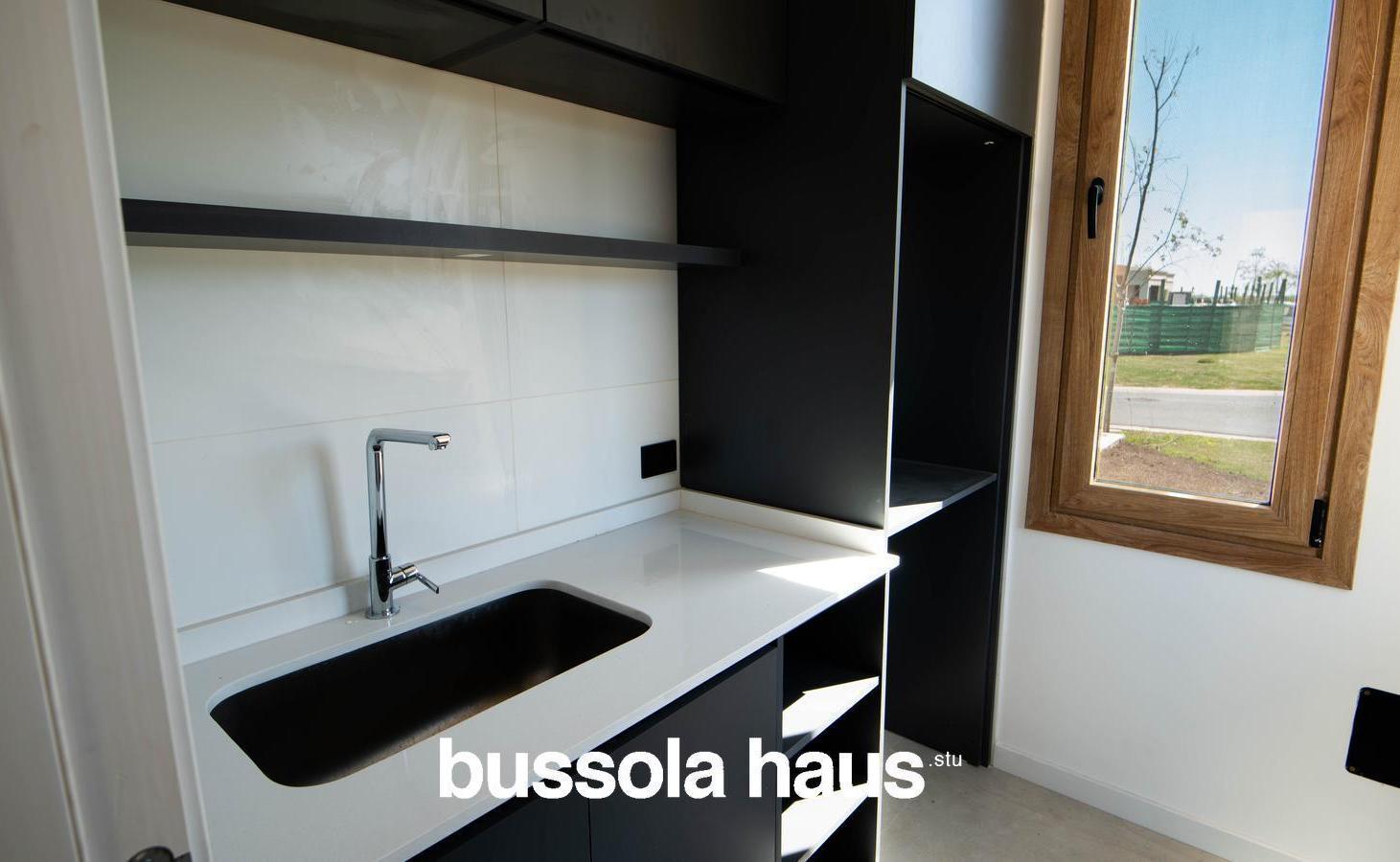 Foto de Casa en venta de 5 ambientes en una planta con pileta en Nativas, imagen 3