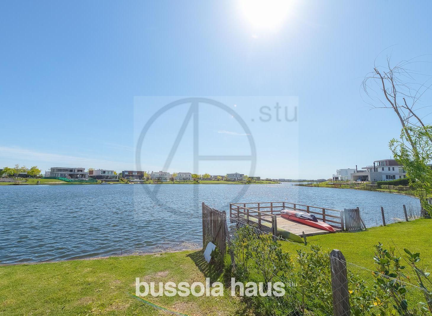 Foto de Casa en venta de 7 ambientes en barrio Marinas Puertos Escobar, imagen 5