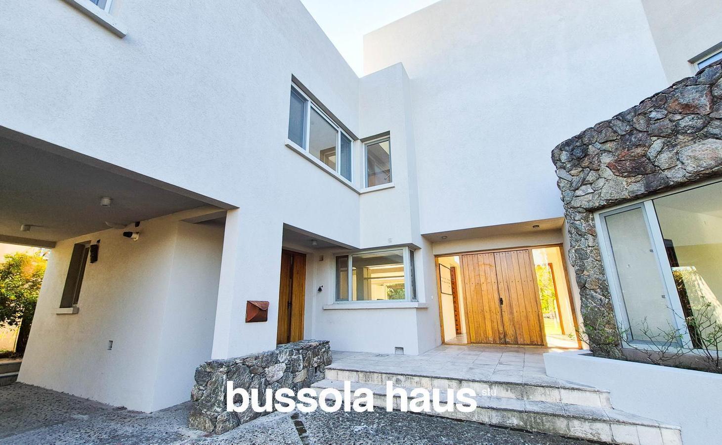 Foto de Casa en venta 5 dormitorios lote interno en Los Castores Nordelta, imagen 1