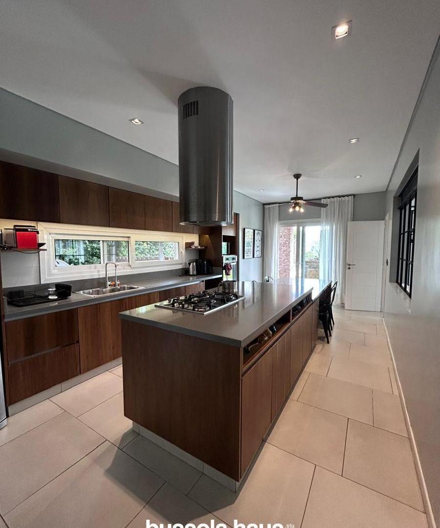 Foto de Casa en venta de 5 ambientes con pileta en Ceibos Puertos Escobar, imagen 1
