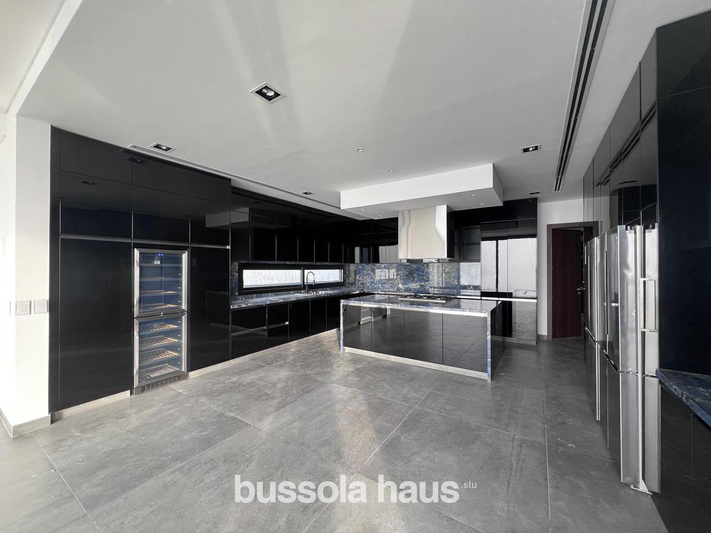 Foto de Casa en Venta con 5 dormitorios al lago en Puertos del Lago, imagen 4