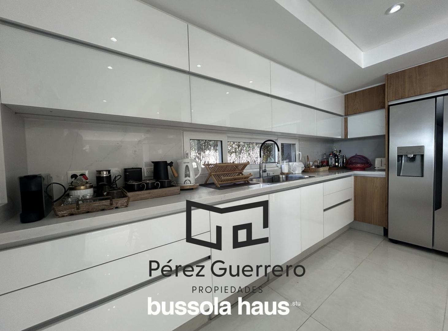 Foto de Casa en venta en el Cantón Islas con 4 dormitorios a la laguna, imagen 2