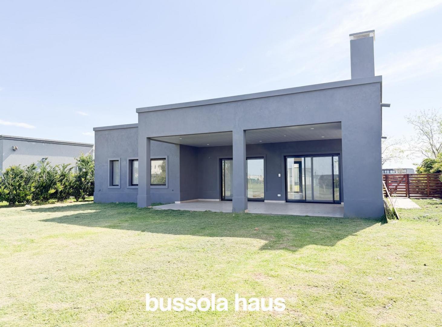 Foto de Casa en venta en el Canton Islas con 3 dormitorios A LA LAGUNA, imagen 2