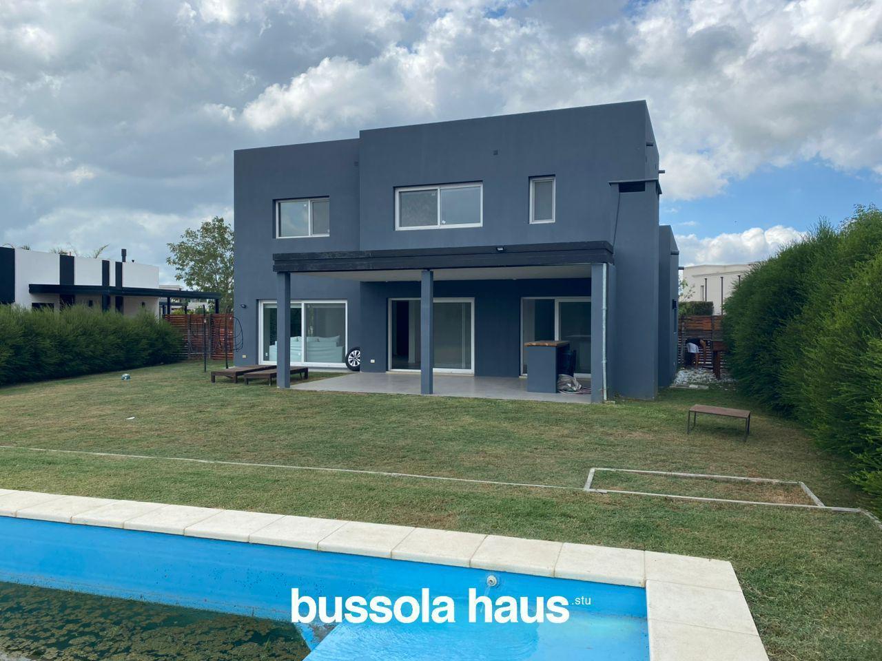Foto de Casa en venta con 3 dormitorios y pileta lote central, imagen 4