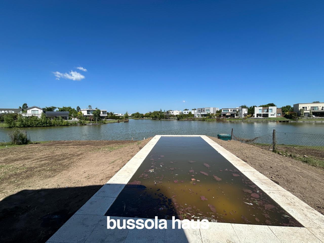 Foto de Casa en venta 3 dormitorios al lago en el Canton Islas Escobar, imagen 3