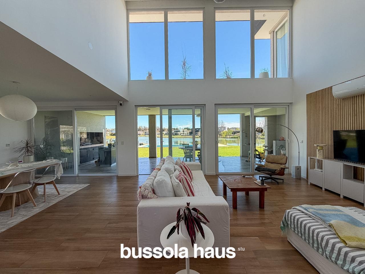 Foto de Casa en venta 4 dormitorios al lago en el Canton Norte Escobar, imagen 4