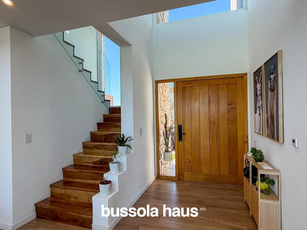 Foto de Casa en venta 4 dormitorios al lago en el Canton Norte Escobar, imagen 2