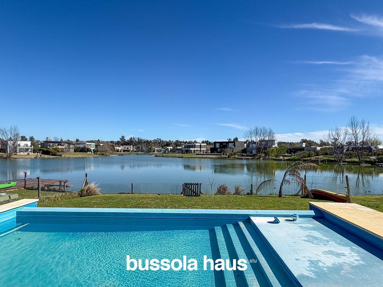 Foto de Casa en venta 4 dormitorios al lago en el Canton Norte Escobar, imagen 3