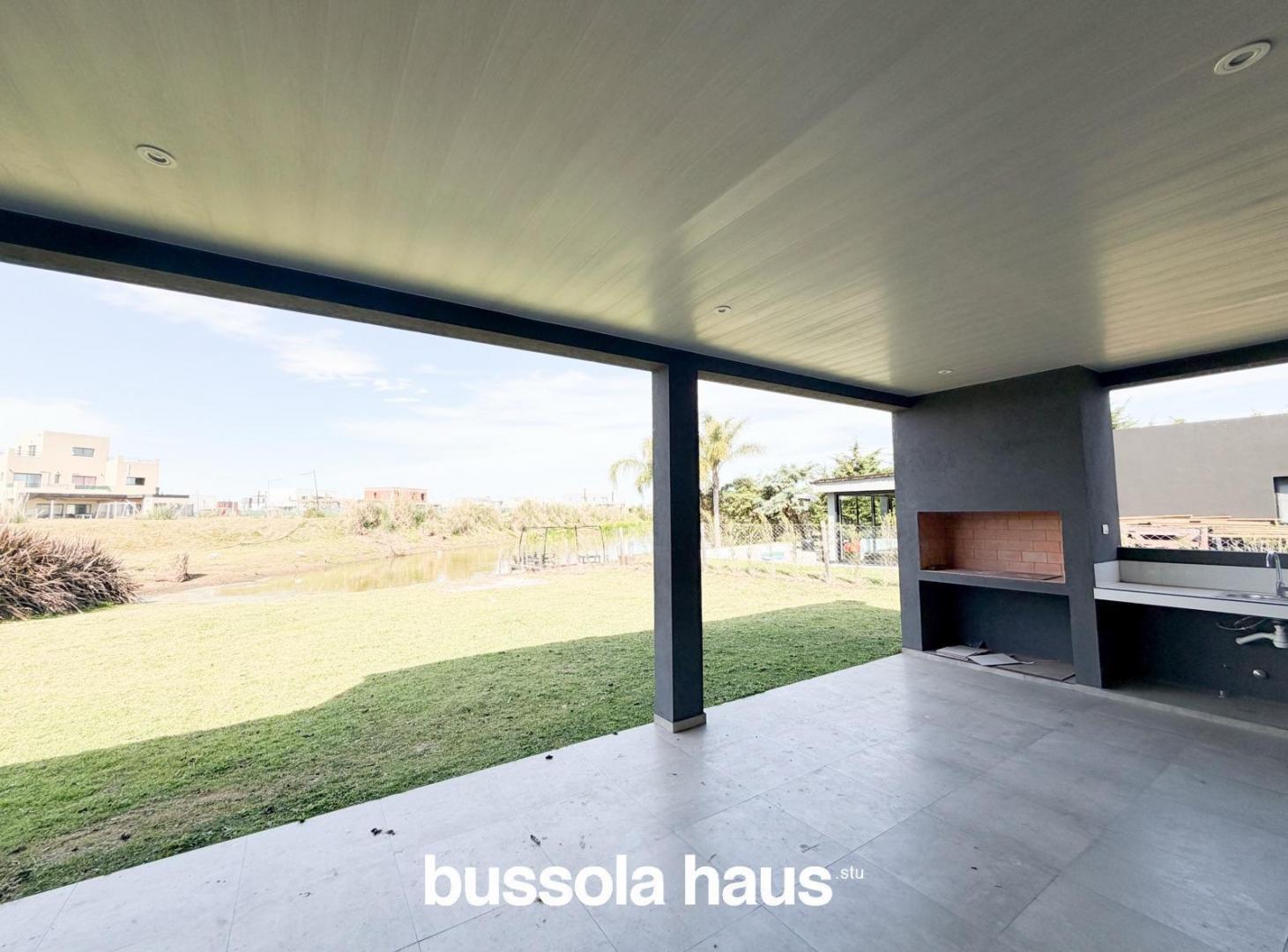 Foto de Casa en venta 3 dormitorios al lago en El Canton Norte Escobar, imagen 3