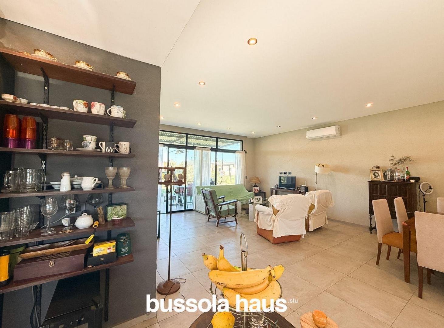 Foto de Casa en ventaen una planta 3 dormitorios y pileta en Barrio Manuel, imagen 4