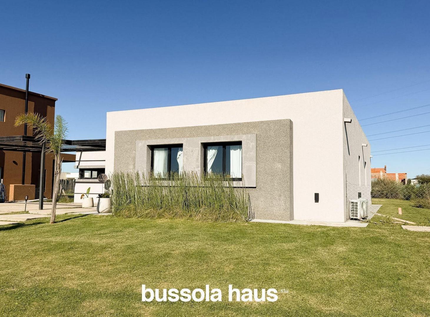 Foto de Casa en ventaen una planta 3 dormitorios y pileta en Barrio Manuel, imagen 3