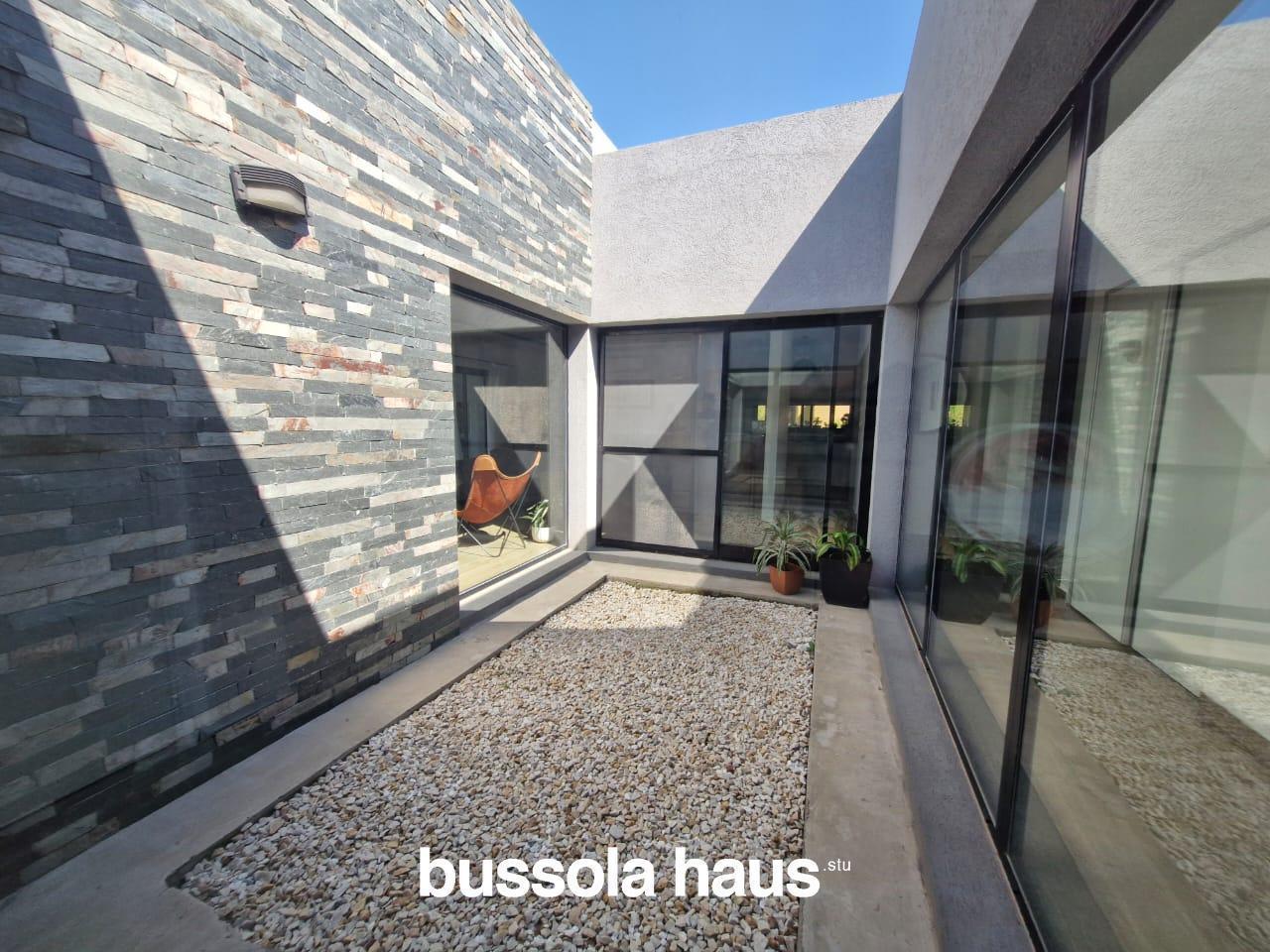 Foto de Casa en venta 4 dormitorios El Canton Islas a espejo de agua, imagen 1