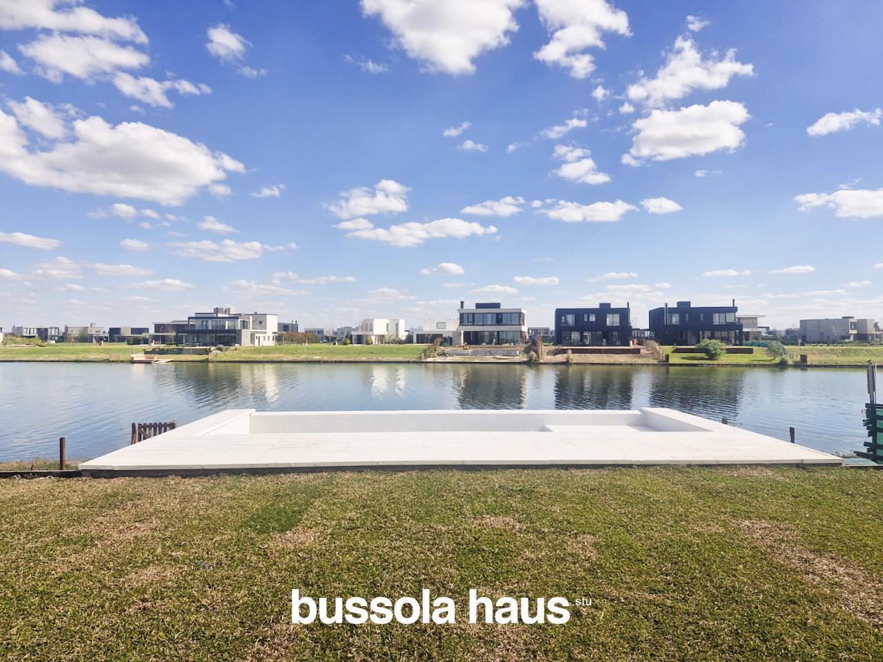 Foto de Casa en venta 4 dormitorios al lago en Costas Puertos del Lago, imagen 4