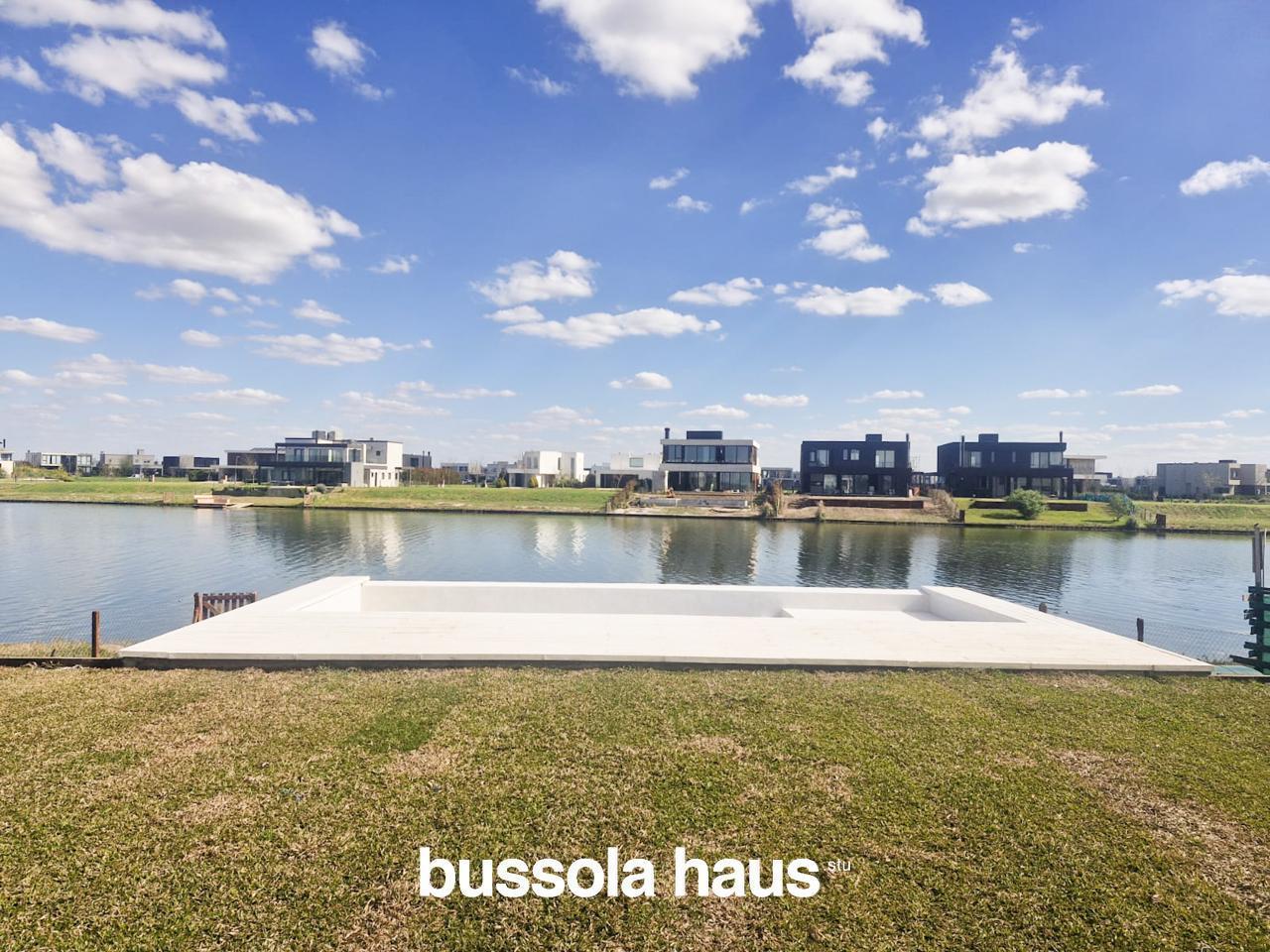 Foto de Casa en venta 4 dormitorios al lago en Costas Puertos del Lago, imagen 3