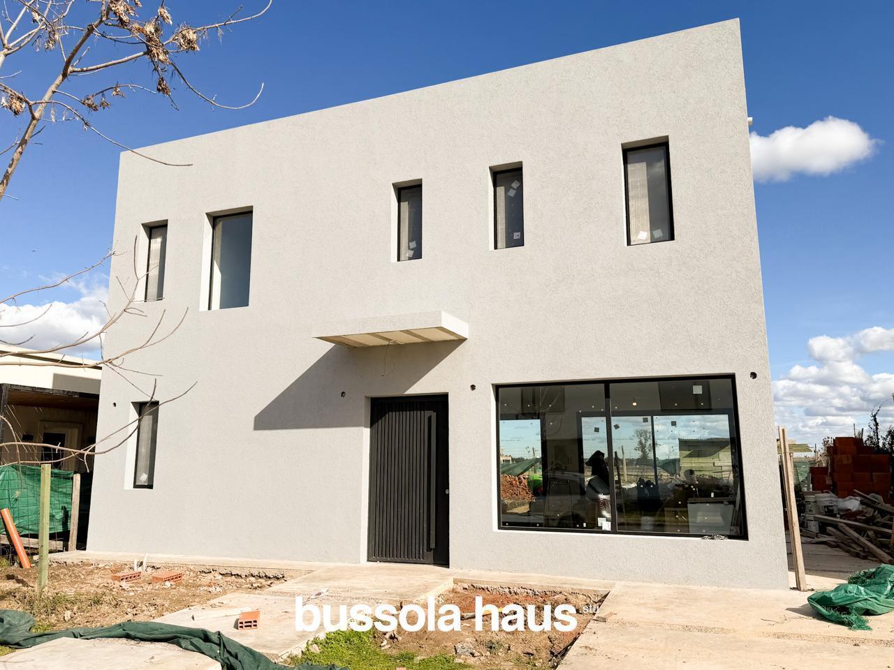 Foto de Casa en venta 3 dormitorios pileta y amarra lote interno en Vila Marina, imagen 1