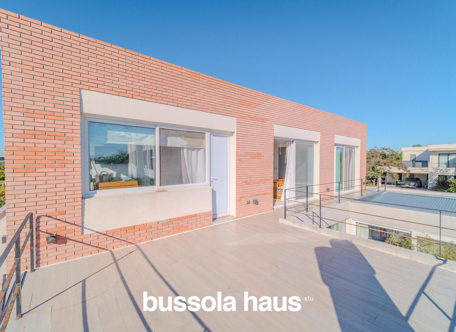 Foto de Casa en venta 4 dormitorios al lago en el Canton Norte Escobar, imagen 2