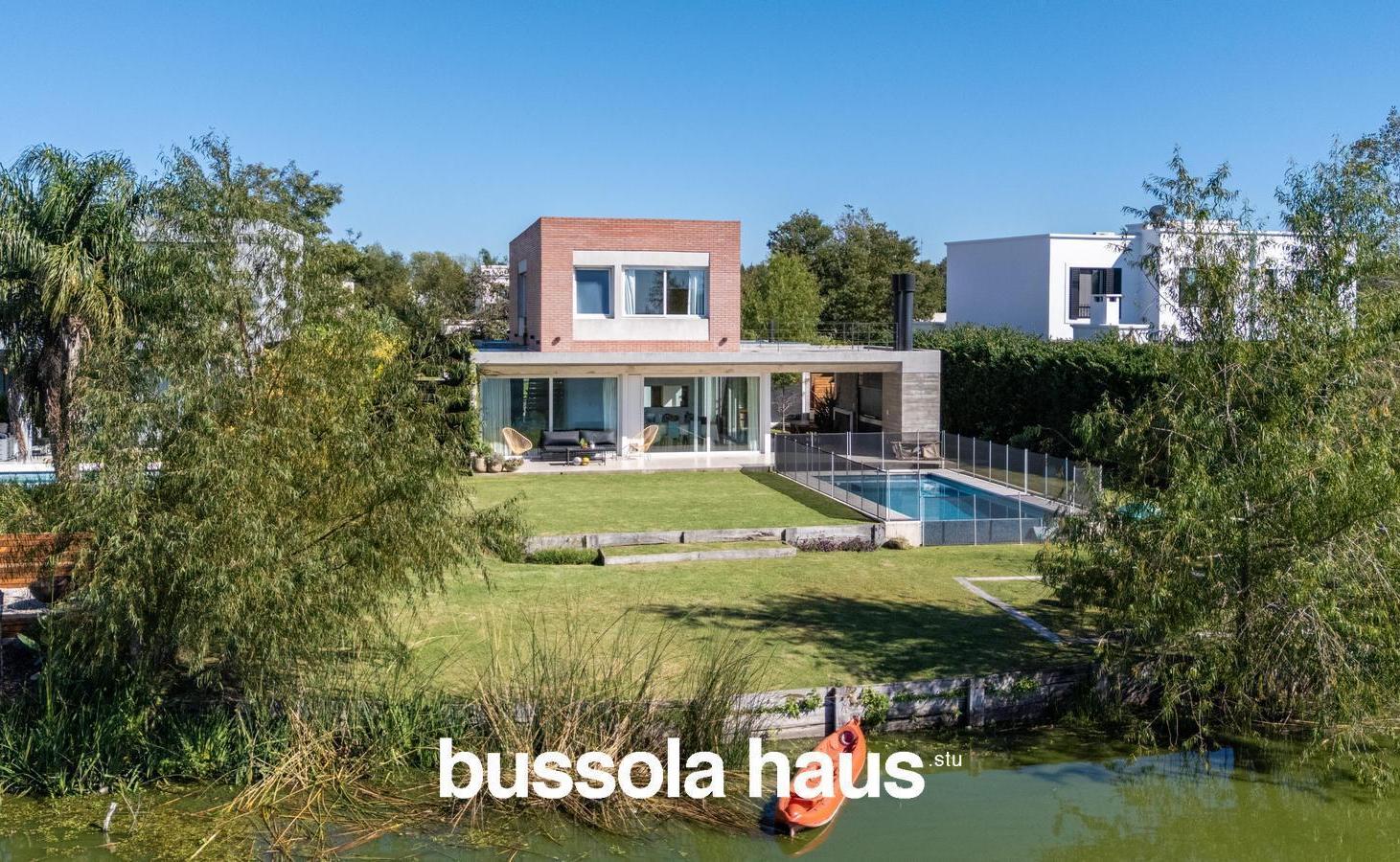 Foto de Casa en venta 4 dormitorios al lago en el Canton Norte Escobar, imagen 1