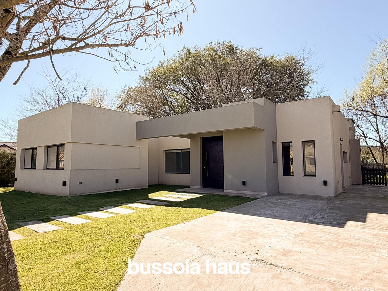 Foto de Casa en venta 3 dormitorios en una planta lote interno en San Matias, imagen 2