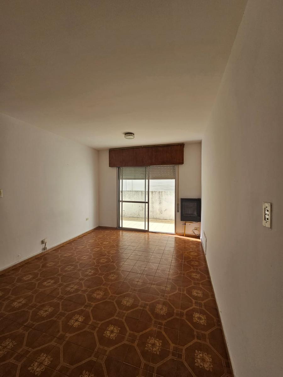 Departamento en Calle Jose Ingenieros. 5