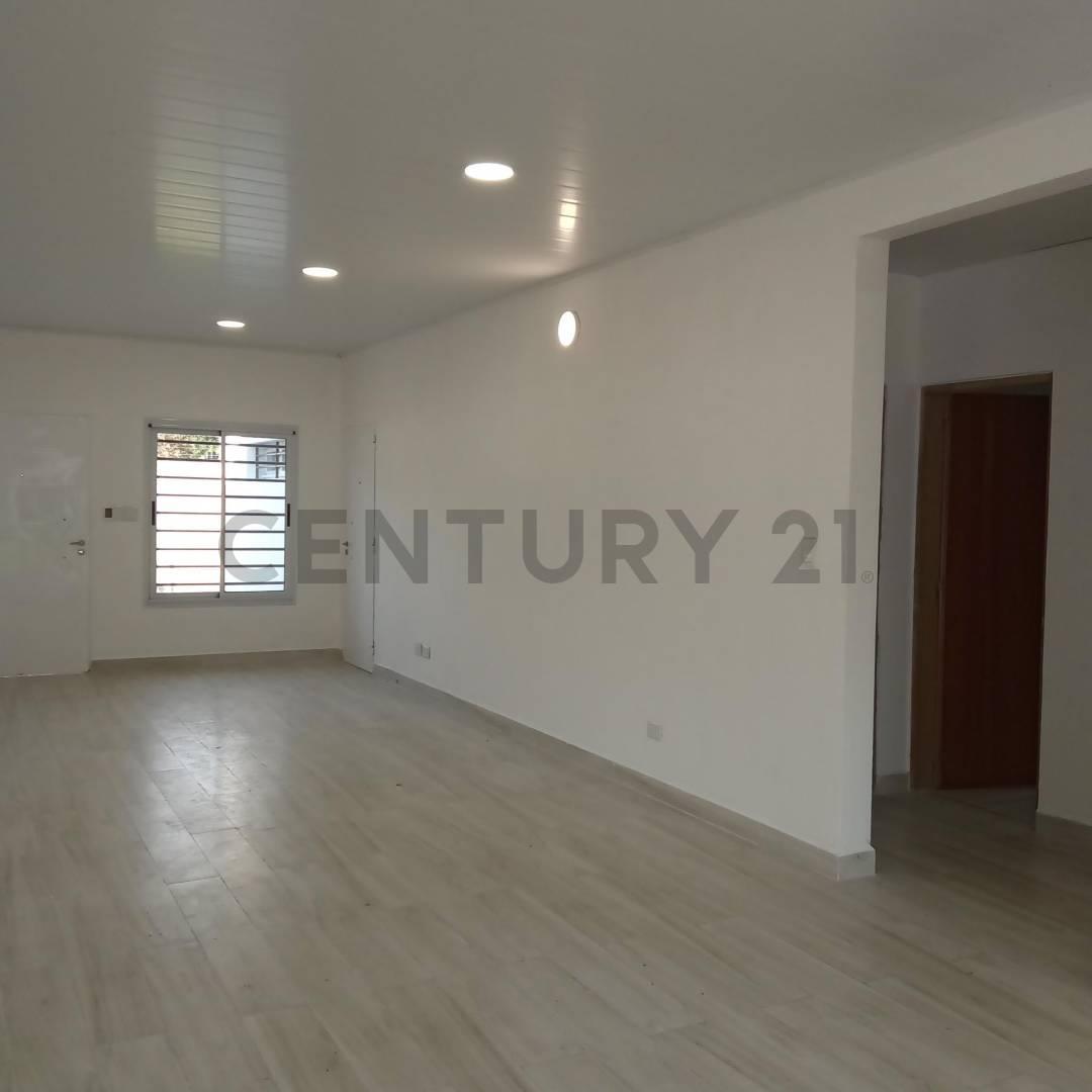 VENTA CASA 4 AMBIENTES