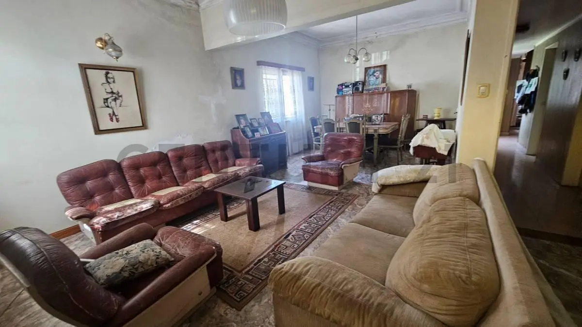 VENTA Casa con 3 dormitorios en José Mármol 4