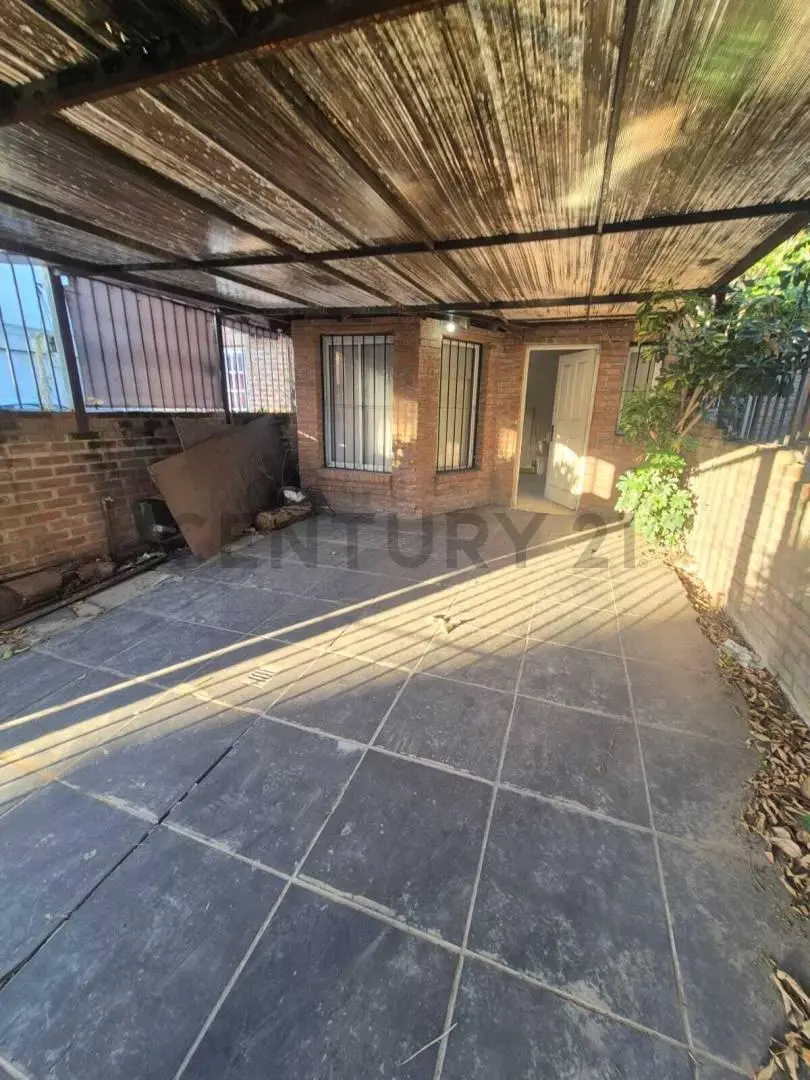Venta de PH tipo dúplex 4 ambientes con jardín y garage en Monte Grande 2