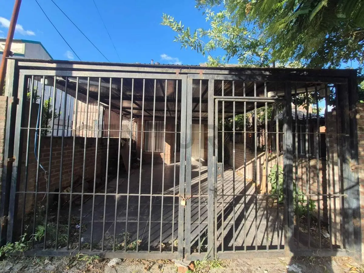 Venta de PH tipo dúplex 4 ambientes con jardín y garage en Monte Grande 3