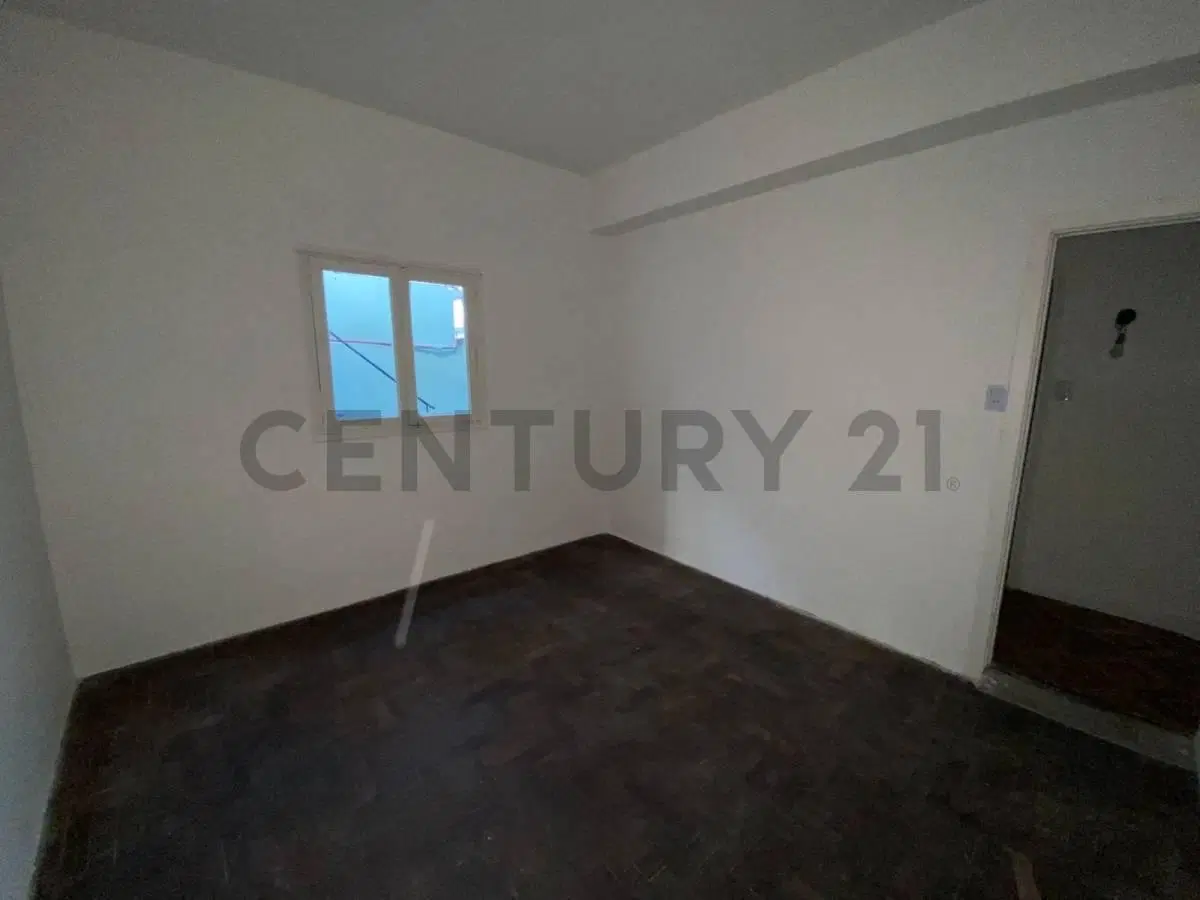 Alquiler Departamento 2 ambientes con terraza propia 3