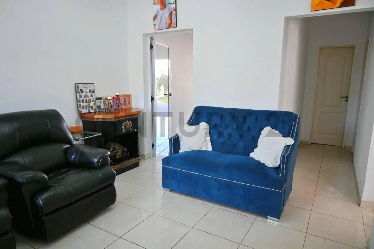 VENTA CASA 6 AMBIENTES, COCHERA, QUINCHO Y PILETA LOMAS DE ZAMORA 2