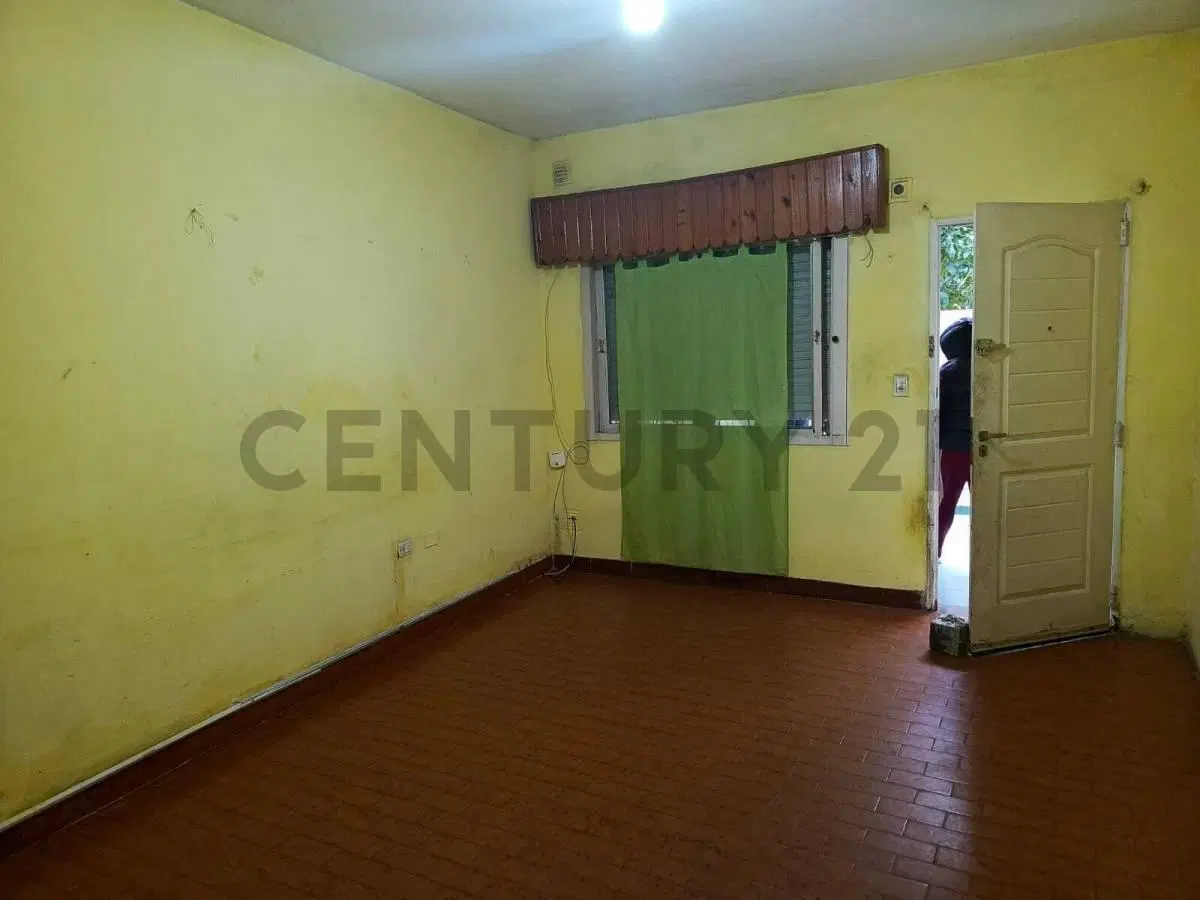 VENTA EN BLOCK CASA MAS 2 DEPARTAMENTOS 4