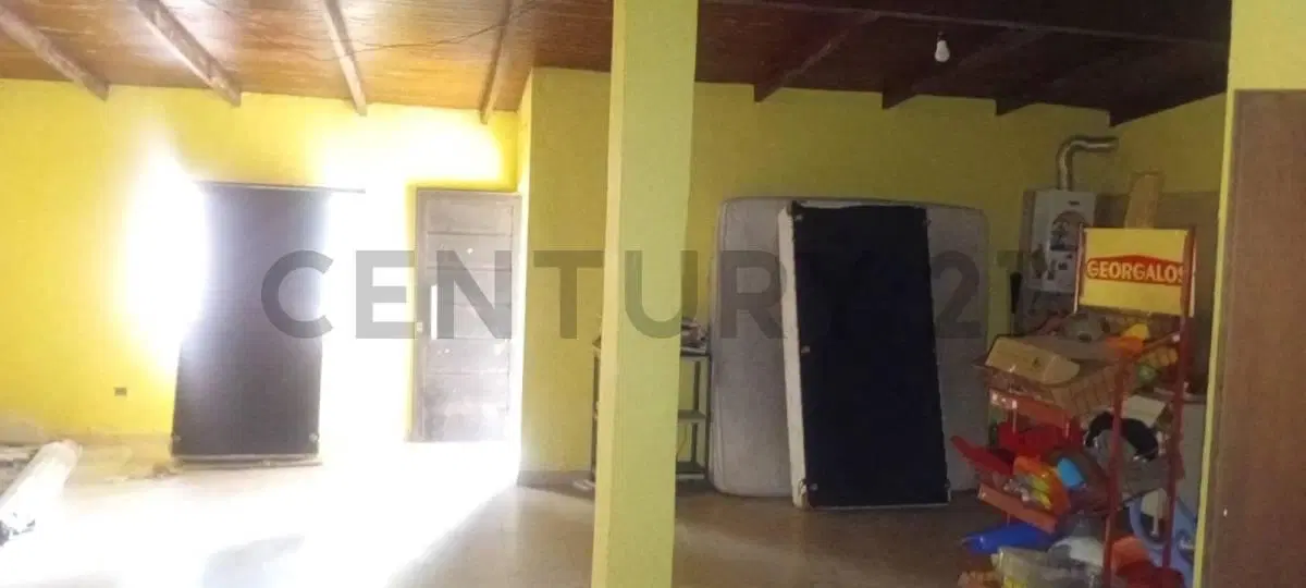 Casa  a reciclar + terreno en venta en Remedios de Escalada 4