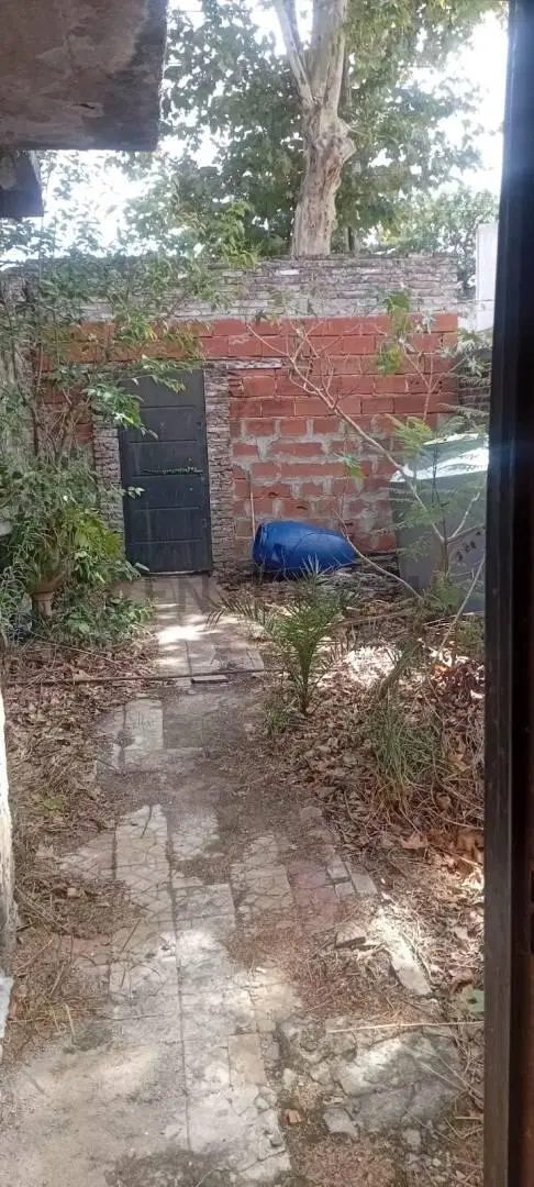 Casa  a reciclar + terreno en venta en Remedios de Escalada 3