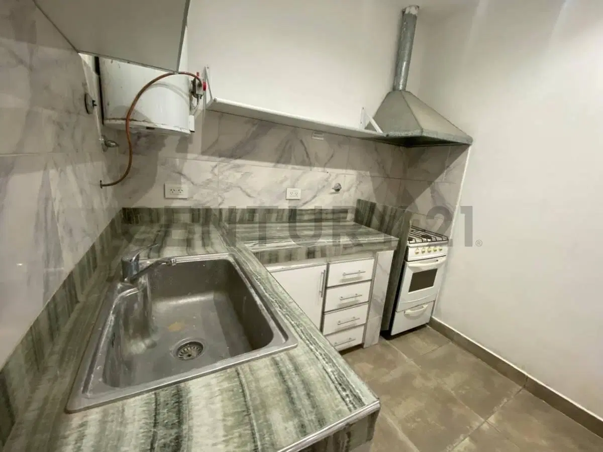 ???? Monoambiente a Estrenar con Patio Privado de 42 m² en Valentín Alsina 5