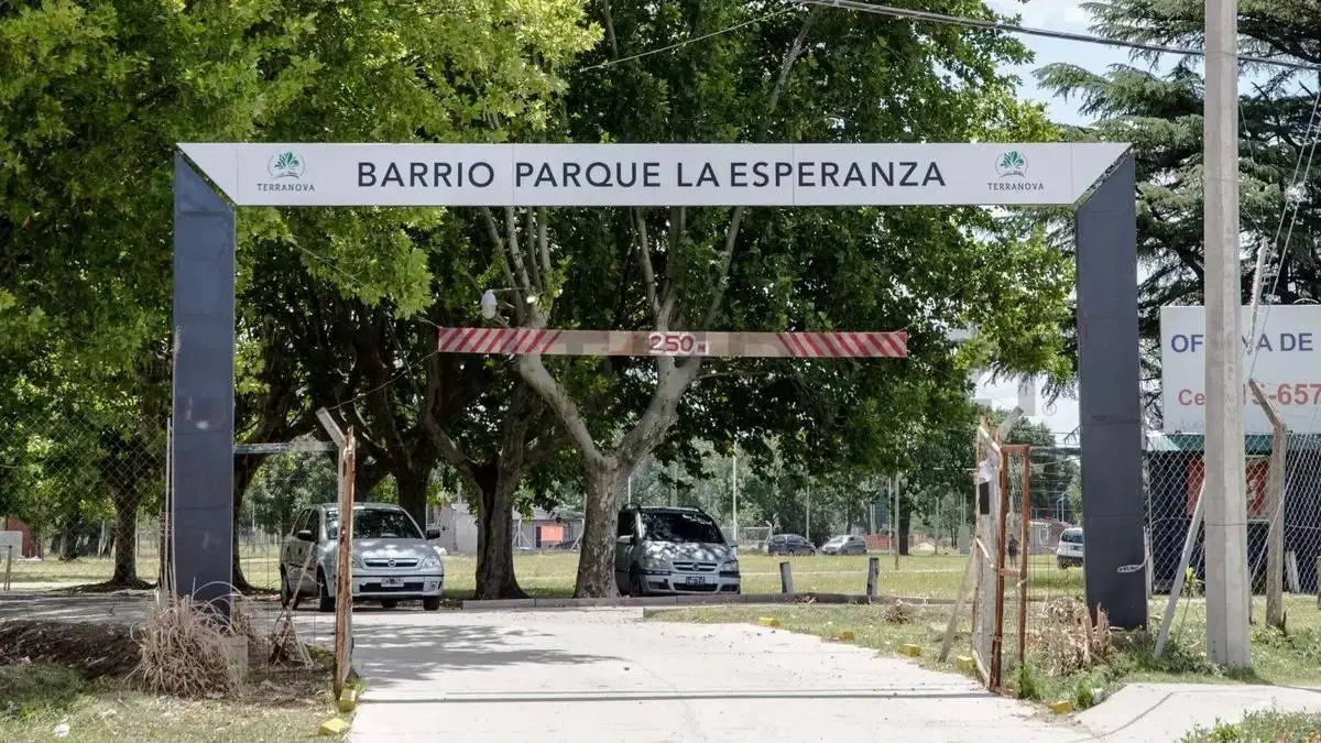 Lote en venta barrio La esperanza Tristan Suarez cerrado con escritura. 2