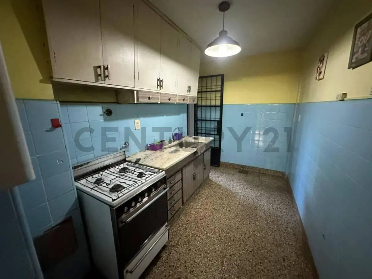 IMPERDIBLE! Departamento de 3 Ambientes con Patio en Plena "Lanusita" 8