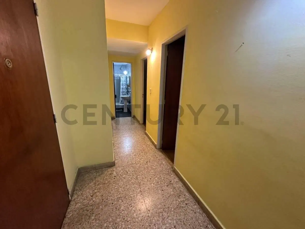 IMPERDIBLE! Departamento de 3 Ambientes con Patio en Plena "Lanusita" 8