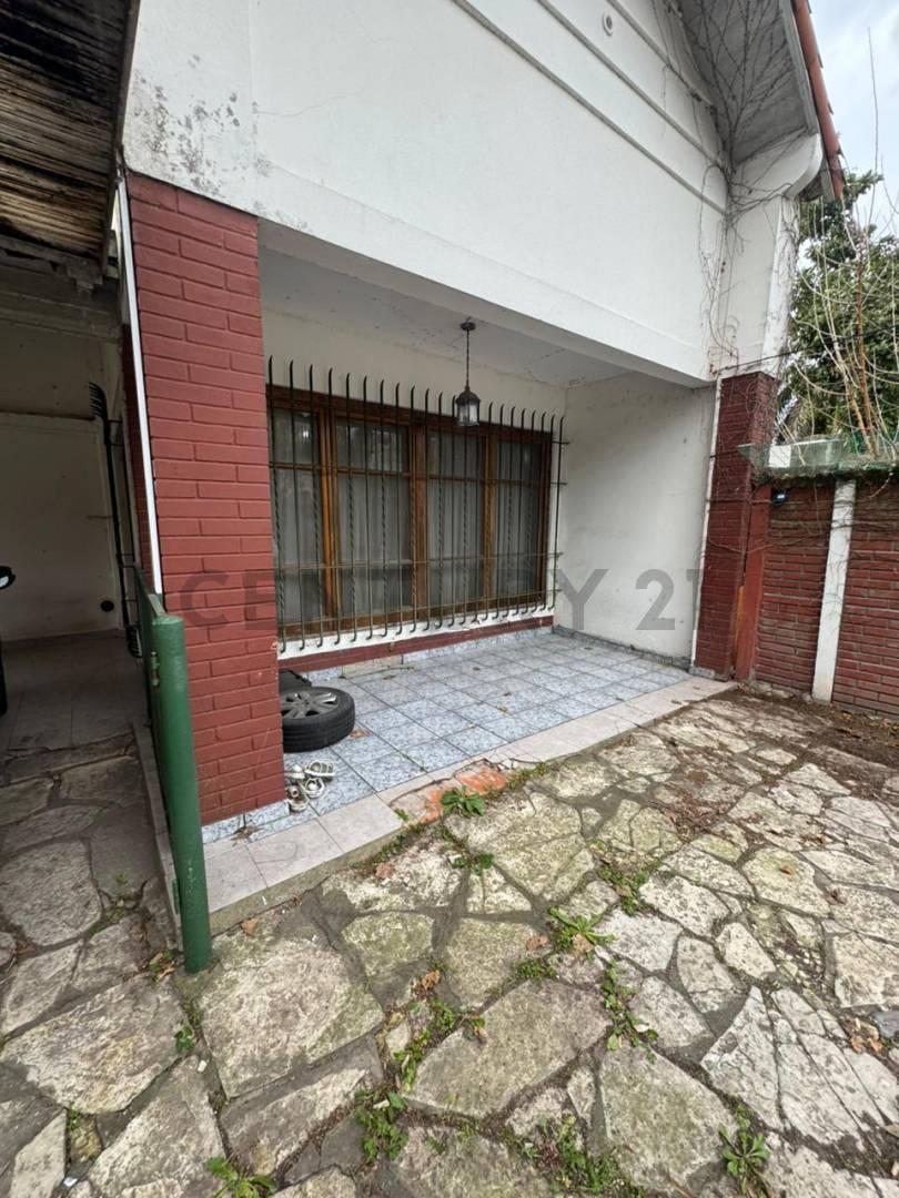 Foto de VENTA DE CASA 5 AMBIENTES CON PISCINA EN TURDERA, imagen 3