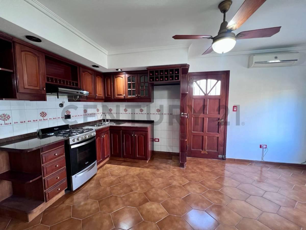 Foto de Casa en alquiler 4 ambientes, Quilmes Oeste, imagen 1