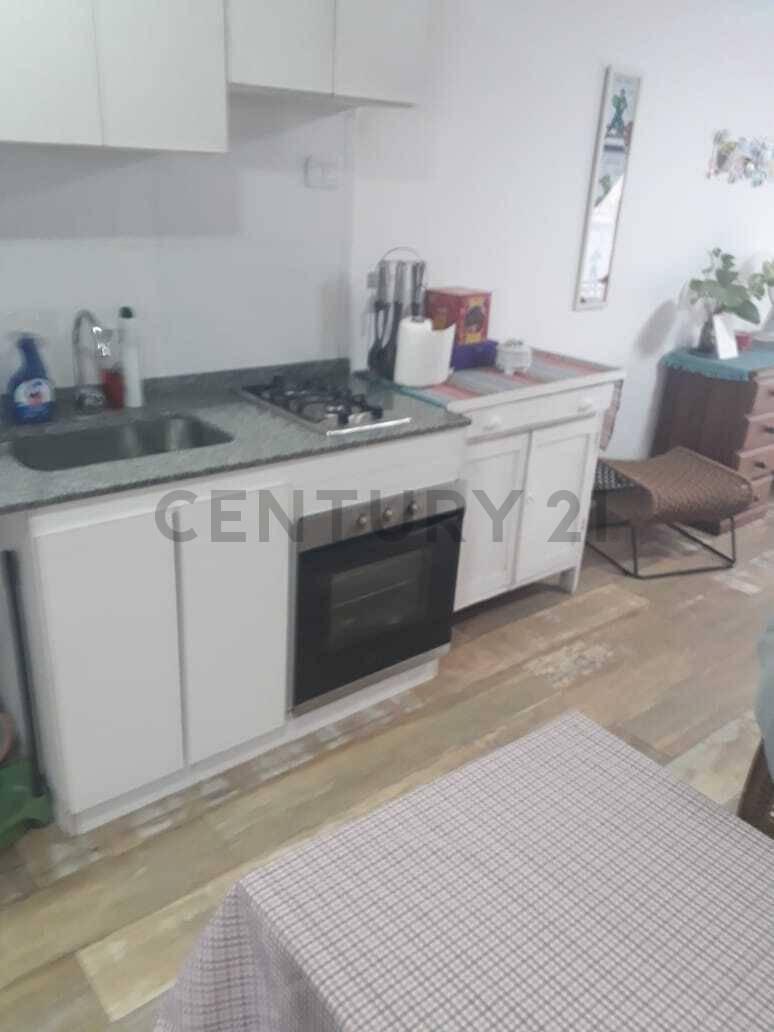 Foto de Venta de Monoambiente con Terraza Propia y Cochera en Banfield., imagen 3