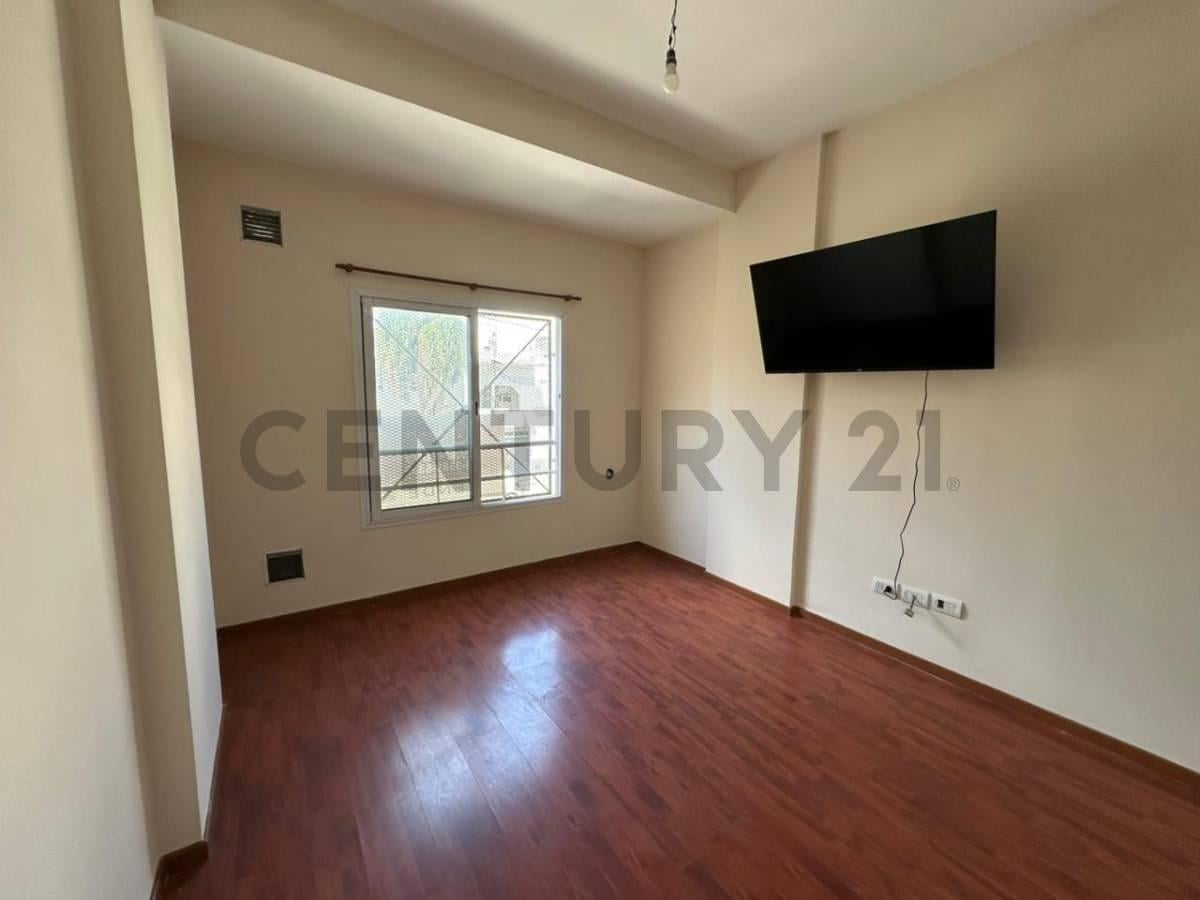 Foto de ALQUILER Imperdible Monoambiente con Cochera - Ubicación Premium en, imagen 3