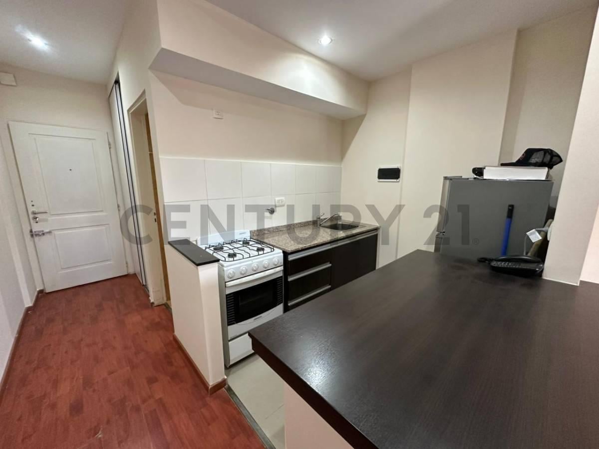 Foto de ALQUILER Imperdible Monoambiente con Cochera - Ubicación Premium en, imagen 2