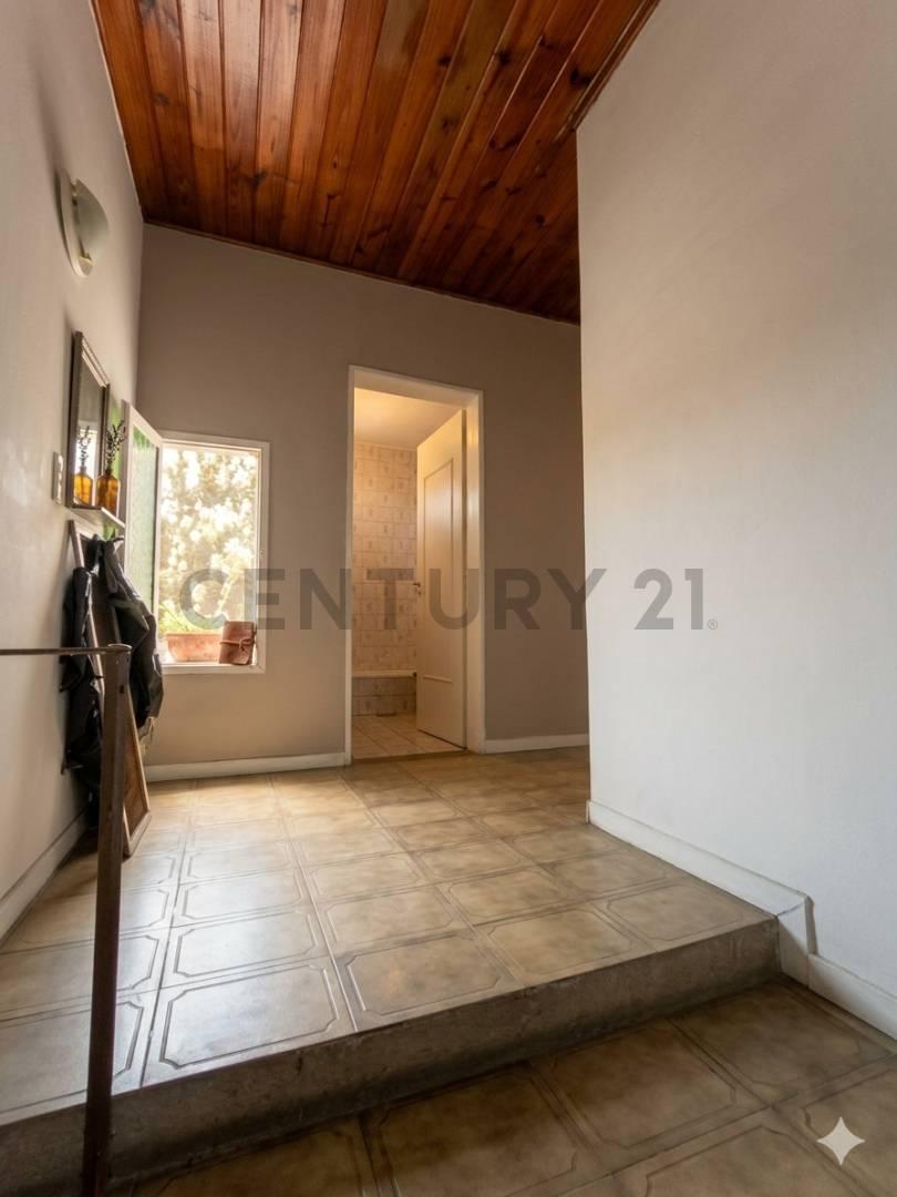 Foto de casa multifamiliar 6 ambientes - cochera - PH doble , Avellaneda, imagen 3
