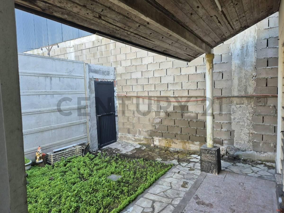 Foto de Venta PH 3 ambientes con patio Lanús oeste, a refaccionar., imagen 1
