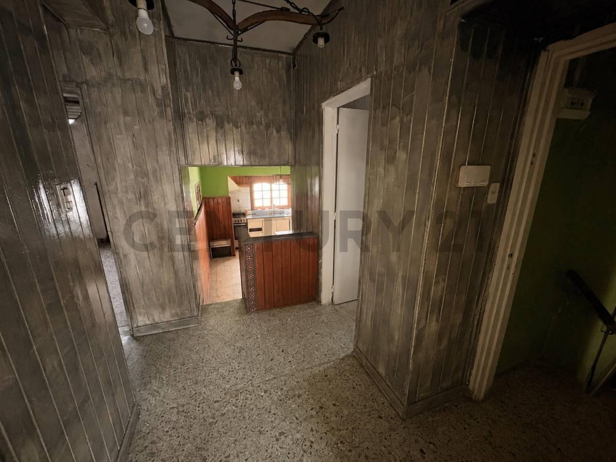 Foto de PH 4 Ambientes en Primer Piso con Terraza, Balcón y Lavadero – Remedios, imagen 1