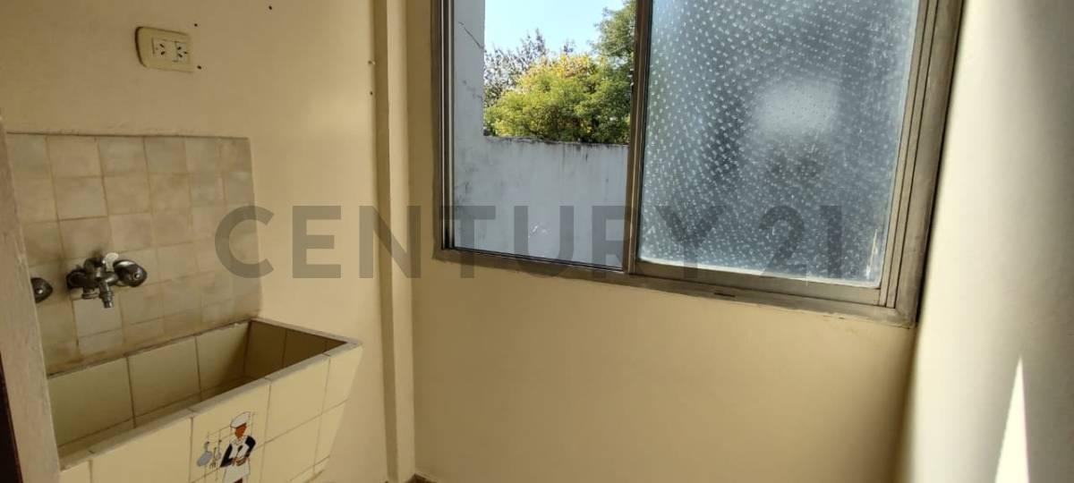 Foto de Departamento de 2 ambientes en el centro de Banfield!, imagen 5